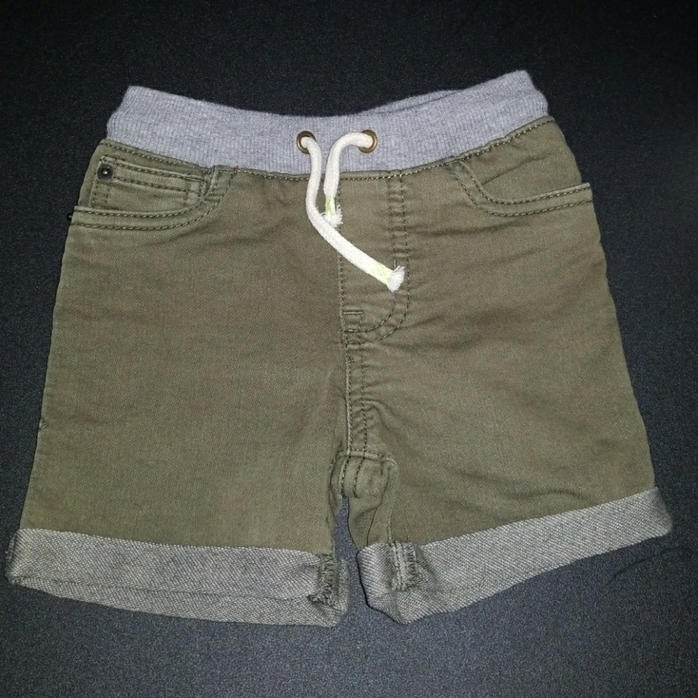 Boy's Cat & Jack 12 month shorts! EUC!